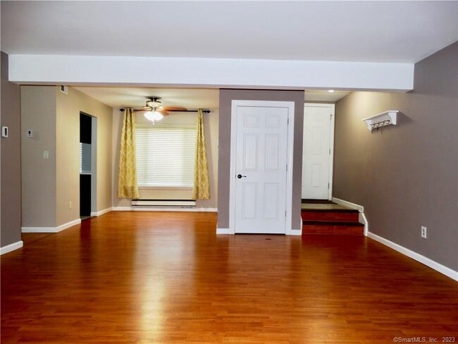 Foto del edificio - 155 Candlewood Dr