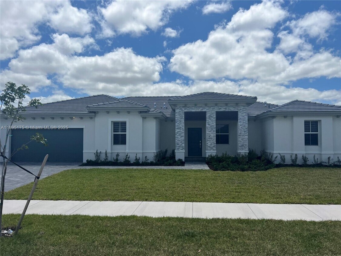 Foto principal - 16960 SW 288th Ter