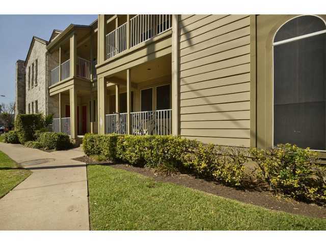 Foto del edificio - Infamous Orange tree condos. 2 blocks from...