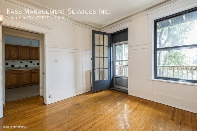 Building Photo - Charming 2BR Hyde Park Unit w/Heat, Gas & ...