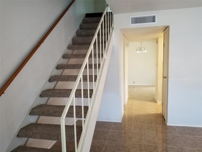 Foto del edificio - 17230 Imperial Valley Dr