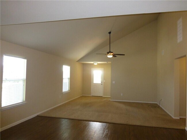 Building Photo - 11929 Jamie Dr