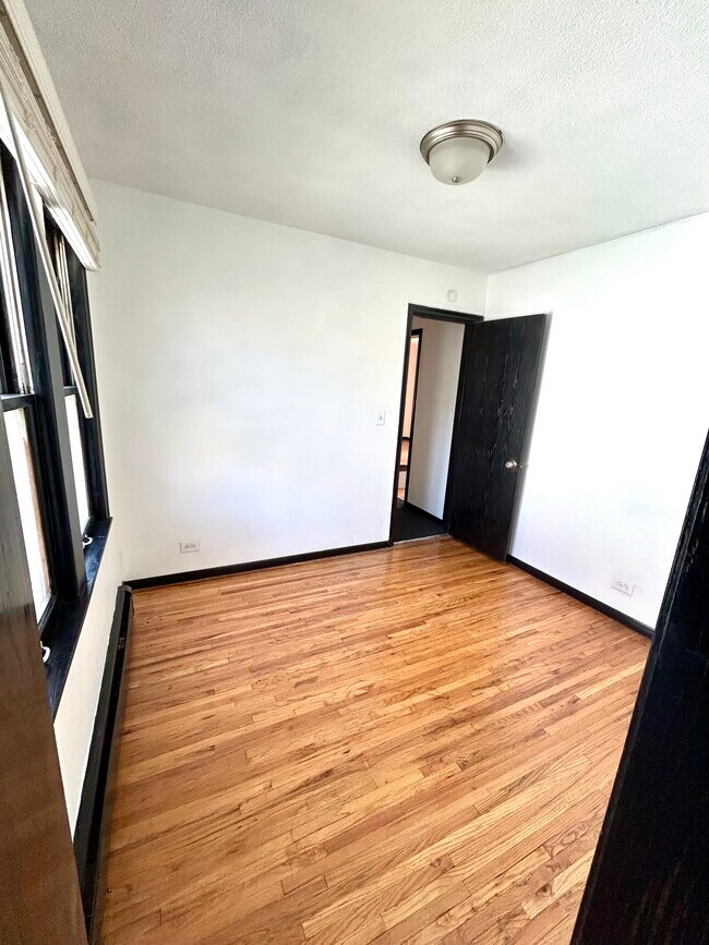 Foto del edificio - 4541 Camden Ave N