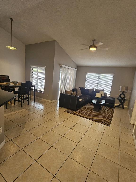 Foto del edificio - 12718 Trowbridge Ln