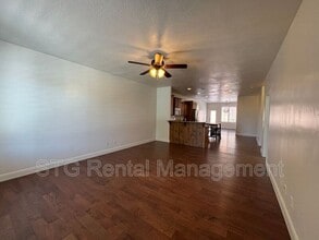 Building Photo - 750 350 N