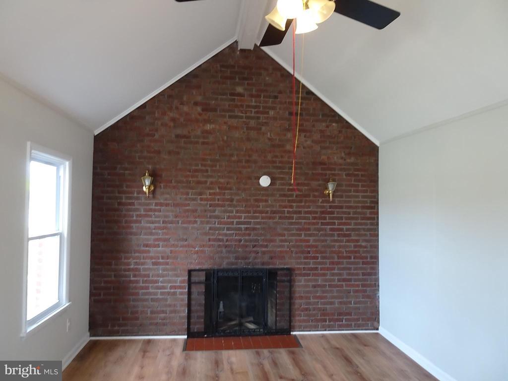 Primary Photo - 1200 Delaware St