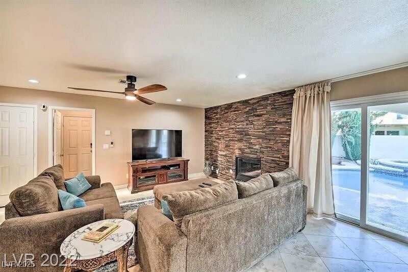 Building Photo - 371 Placer Creek Ln