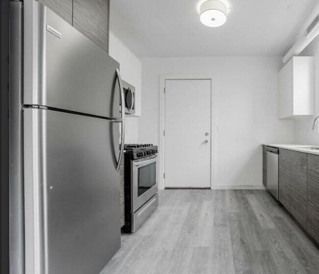 Foto del edificio - 1706 W Glenlake Ave