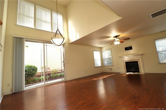 Foto del edificio - 10448 Neland St