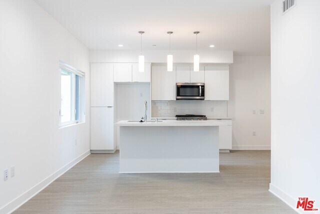 Foto del edificio - 843 Wilcox Ave