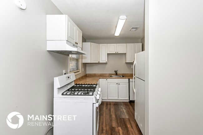Building Photo - 1135 Pontiac Cir