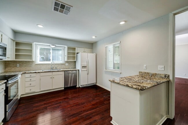 Building Photo - 1611 Prairie Mark Ln