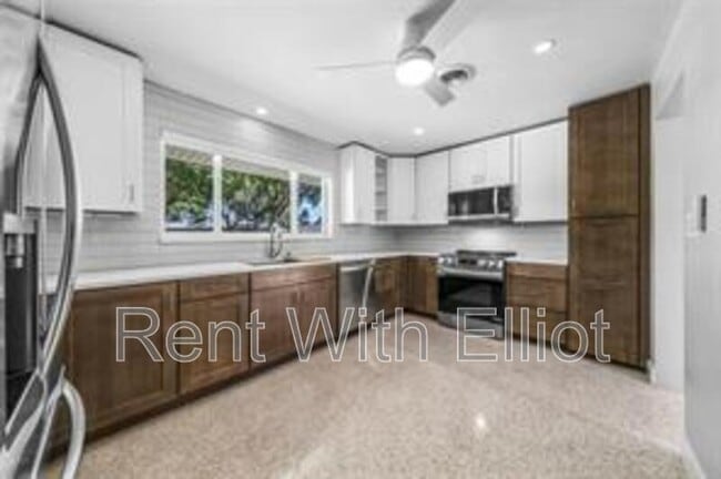 Foto del edificio - 3140 Calle Largo Dr