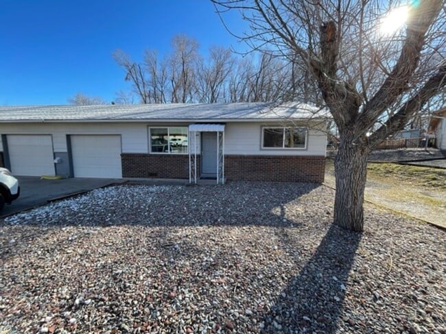 Building Photo - Beautiful 3-Bedroom Duplex in a Highly Desirable Grand Junction Location