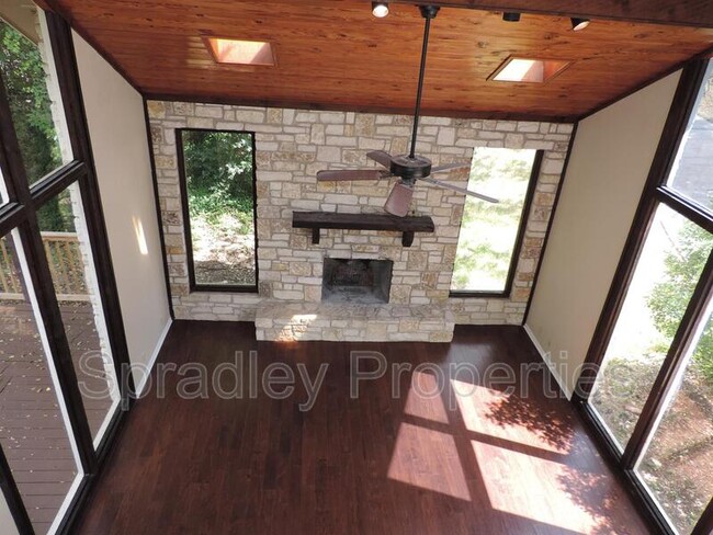 Building Photo - 2510 Canyon Cliff Dr