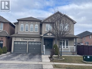 Building Photo - 4 Runnymede Crescent