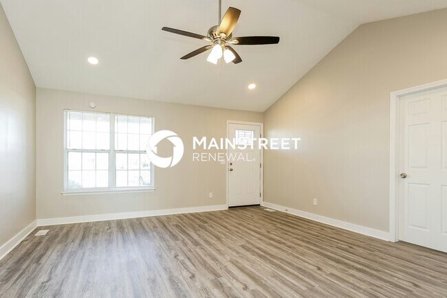 Foto del edificio - 3 Bedroom Pet-Friendly Home in MURFREESBOR...