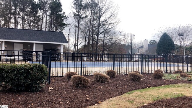 Building Photo - 418 Rolling Pines Ln