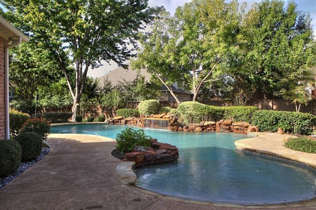 Foto del edificio - 300 Glenrose Ct