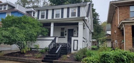 Building Photo - 333 Akron Ave