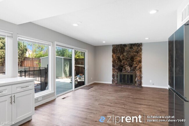 Foto del edificio - 4 br, 2.5 bath House - 399 Avenida Manzano...