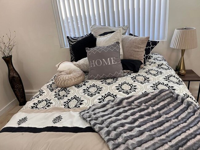 Building Photo - GORGEOUS  BRAND new home (ADU) 1bedroom 1bathroom in single-family neighborhood.