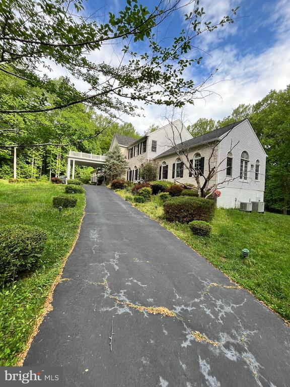 Foto del edificio - 7808 Hill House Ct
