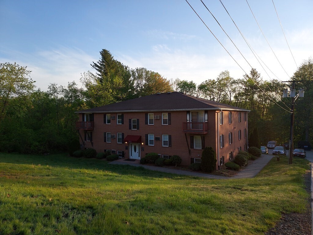 297 Ashland Ave Unit 20, Southbridge, MA 01550 Condo for Rent in