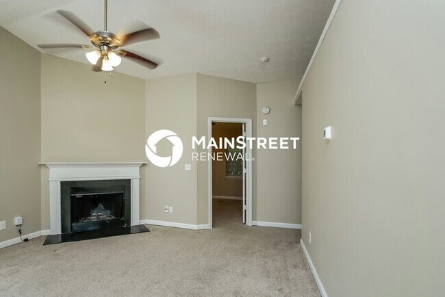 Foto del edificio - 3 Bedroom Pet-Friendly Home in Douglasville, GA with Main Street Renewal