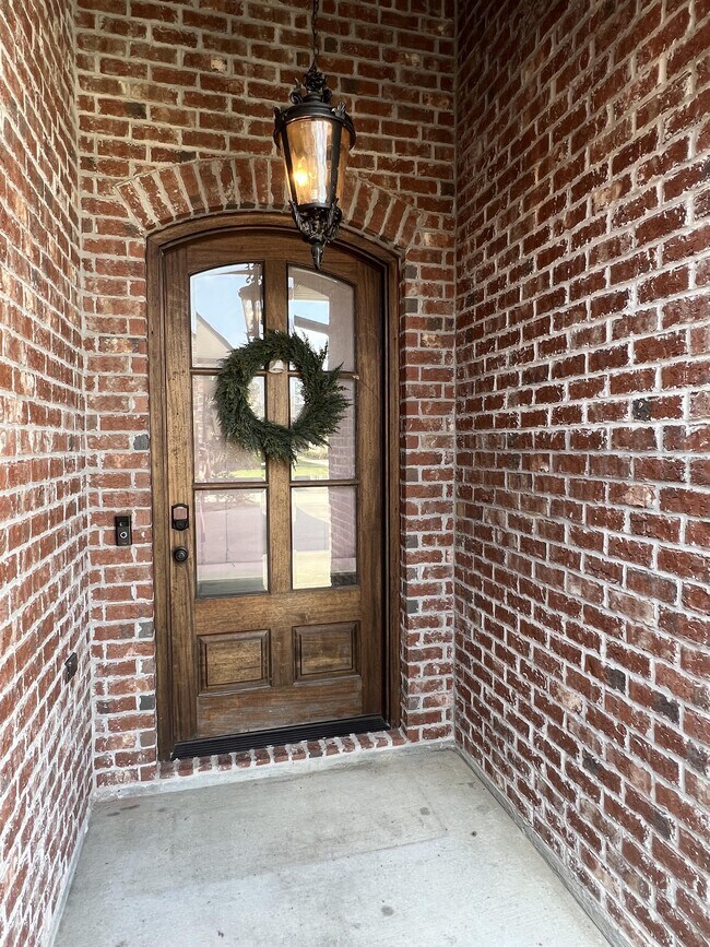 Building Photo - 5810 Willow Breeze Dr