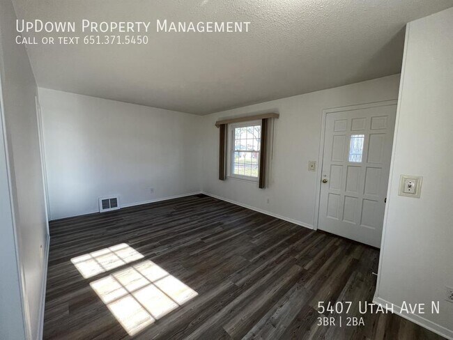 Building Photo - 5407 Utah Ave N