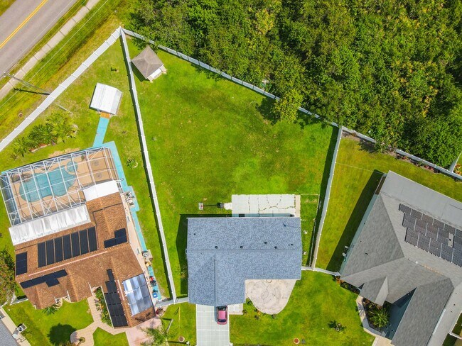 Building Photo - 853 Blanc Ct