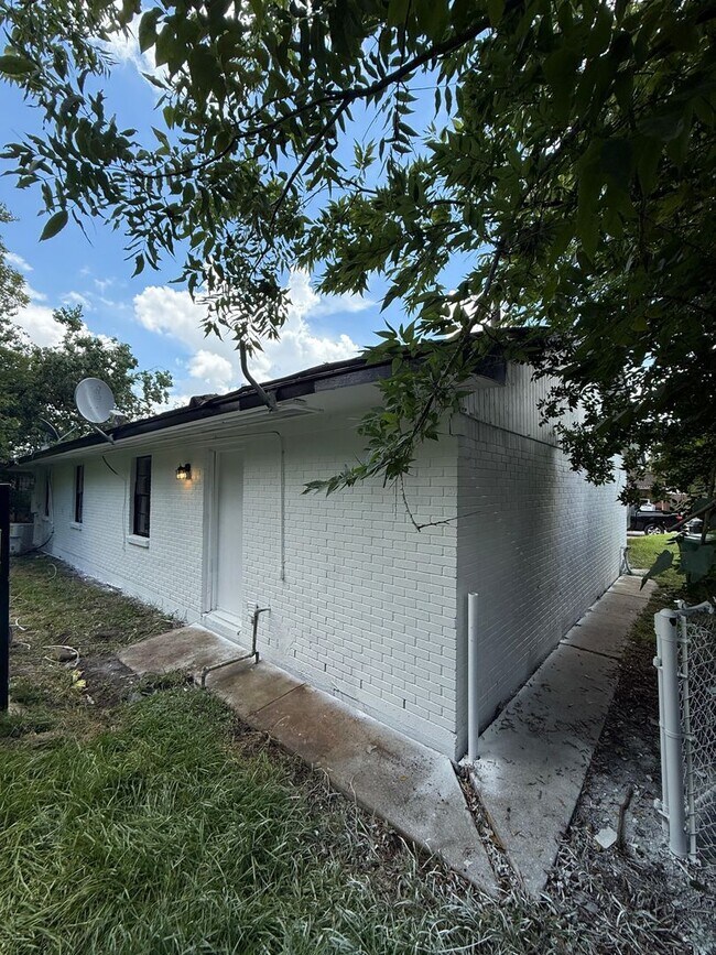 Foto del edificio - Gorgeous all renovated Home in Houston, TX!.