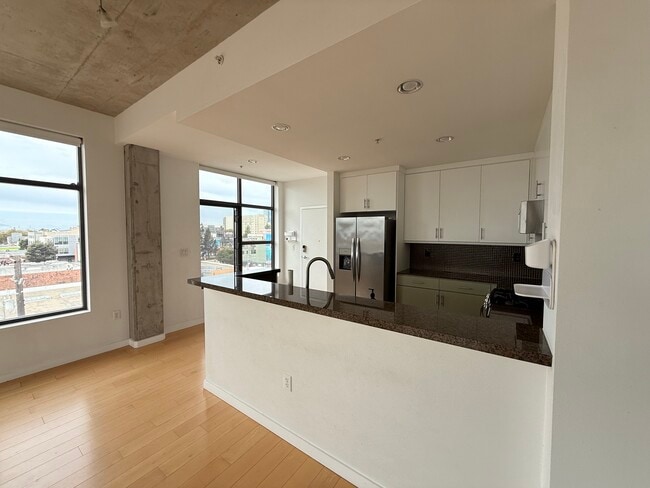 Building Photo - 288 3rd St
