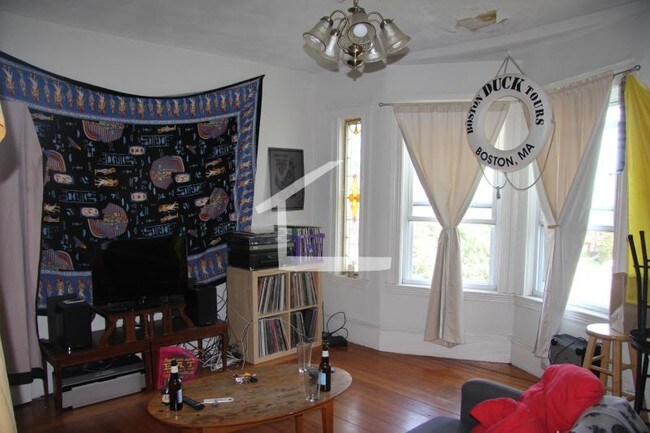 548 Washington St photo'