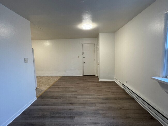 Foto del edificio - 206 E. Ayre St