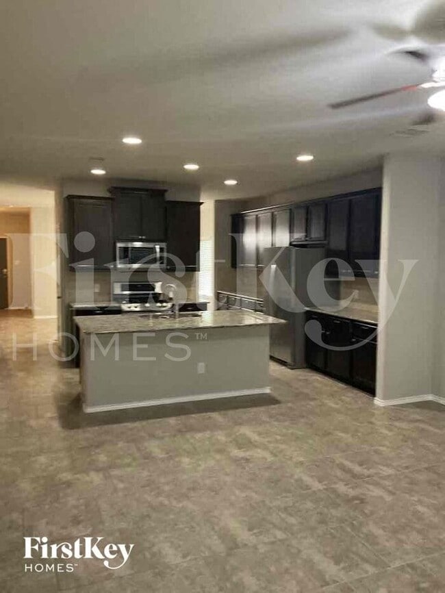 Building Photo - 150 Meadow Mill Dr