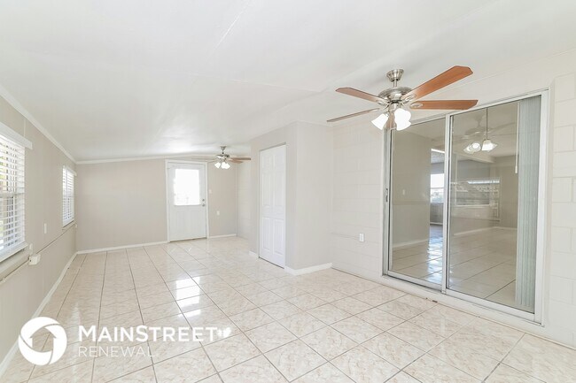 Foto del edificio - 6645 Gunnell Ct