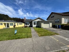 Building Photo - 1336 B St