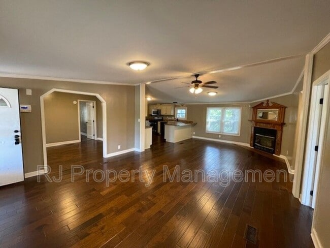 Building Photo - 2540 Jenkins Dr