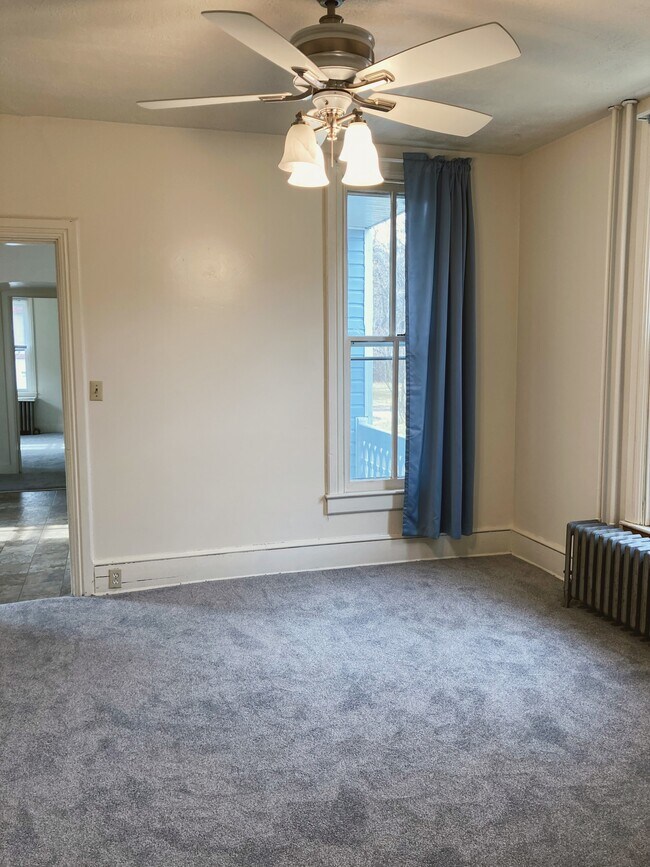 living/dining room - 8 Water St