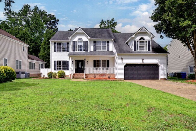Building Photo - Spacious Home with 1st Floor Master!