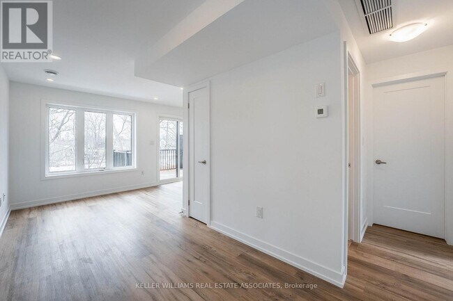 Photo du bâtiment - 4263-4263 Fourth Ave