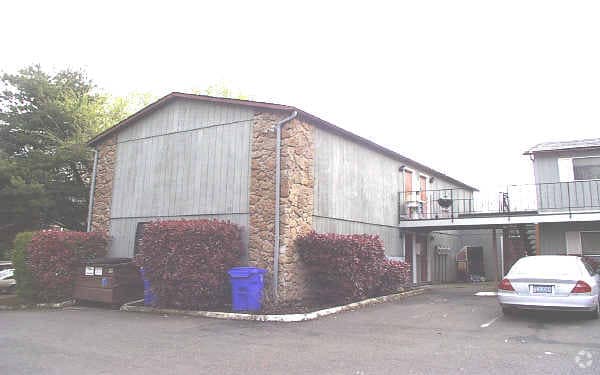 Building Photo - 4050 SE Gladstone St