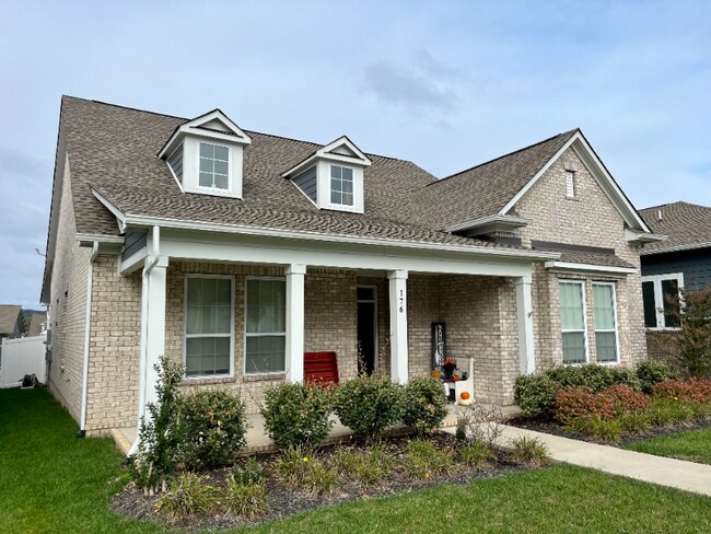 Foto del edificio - 176 Ashington Cir