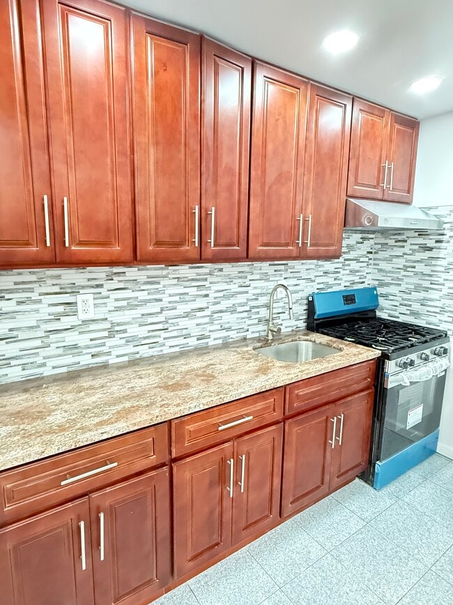 Foto del edificio - 9735 77th St