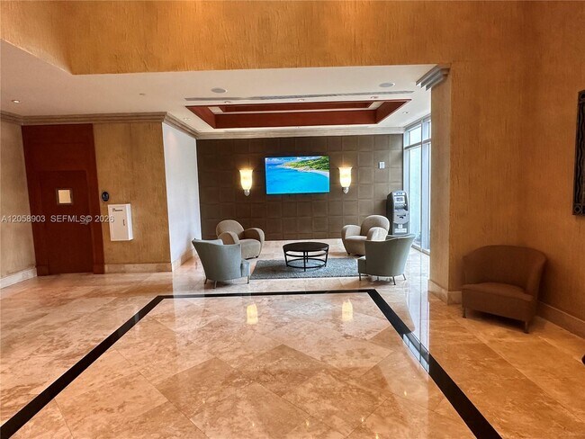 Foto del edificio - 7900 Harbor Island Dr
