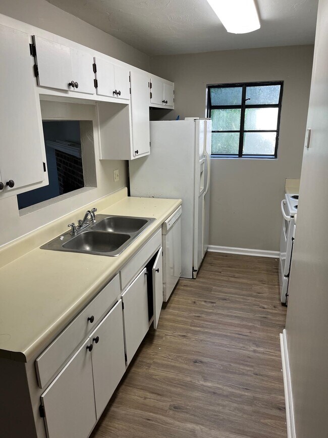 Foto del edificio - 2077 Hanover Ct