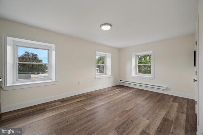 Foto del edificio - 111 W Queen Ln