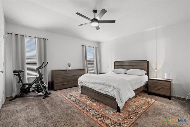 Foto del edificio - 9308 Everly Dr